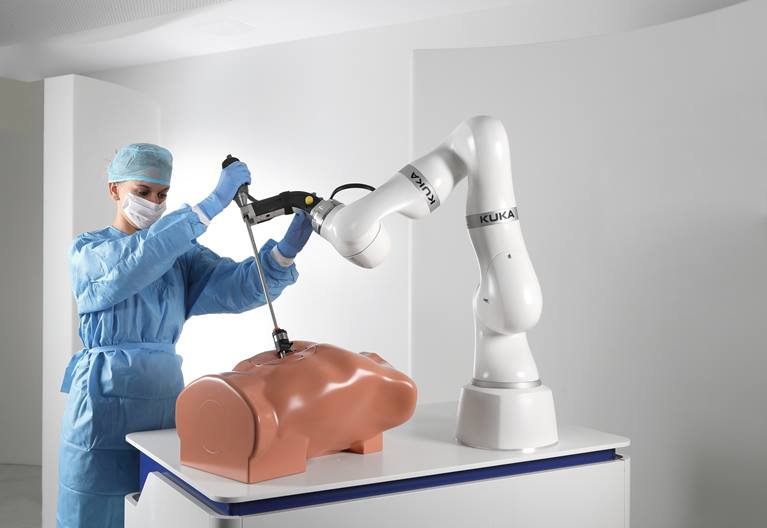 High-intensity focused ultrasound surgery with robotics: Research team from Italy wins KUKA Innovation Award 2020
